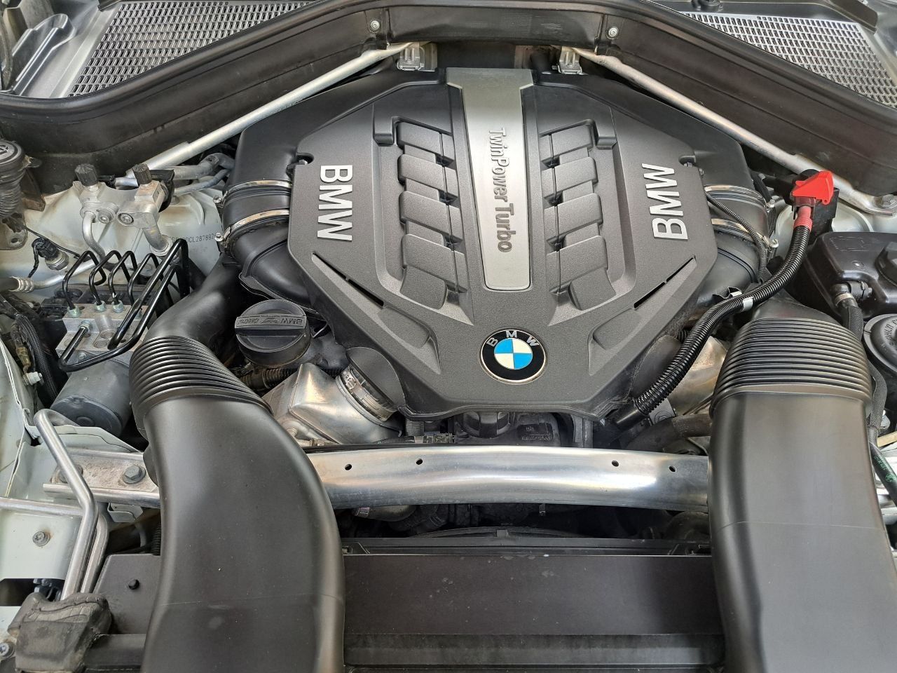 BMW X6 сотилади.