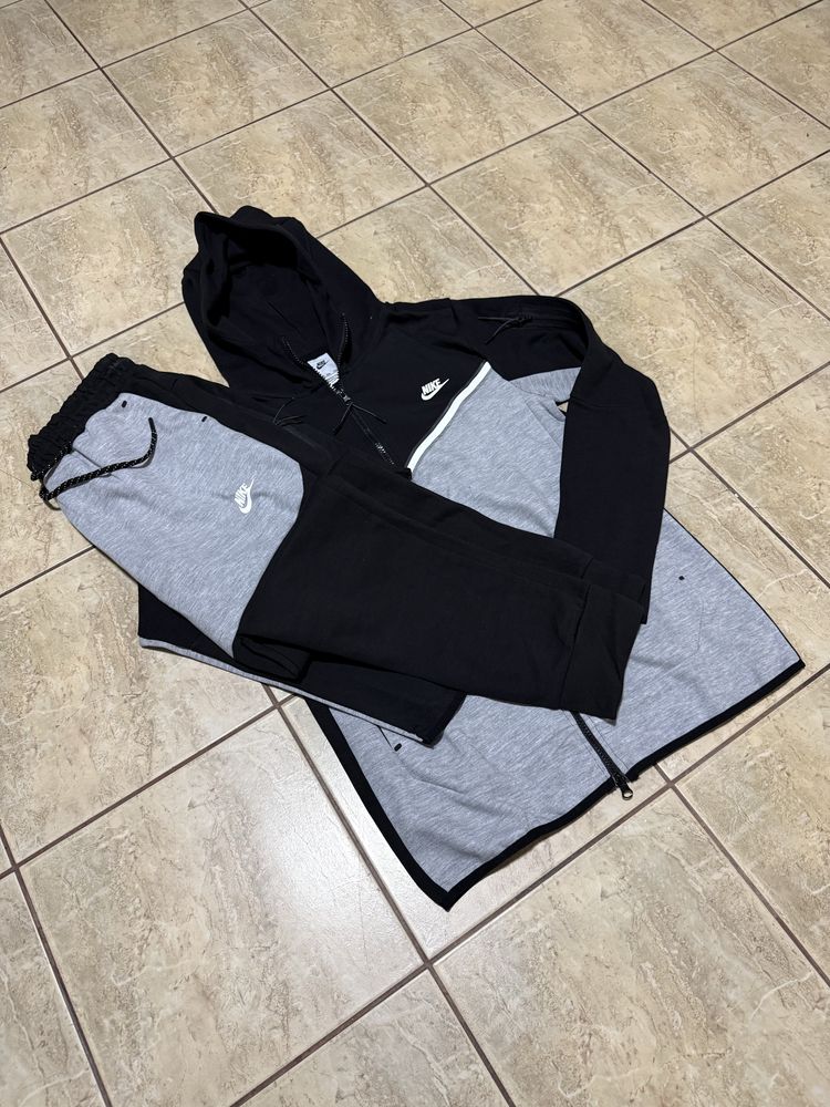 Trening Tech Fleece Nike marimea S, M, L, XXL