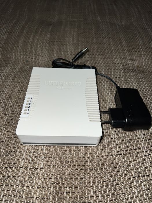 Продавам Mikrotik RouterBOARD 951Ui-2HnD