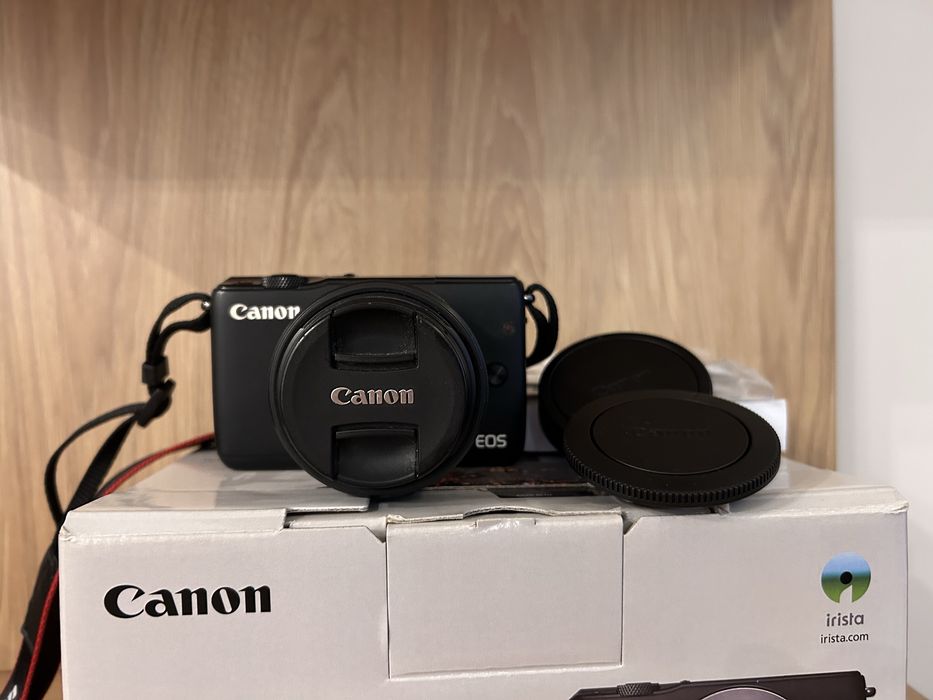 Фотоапарат Canon EOS M10