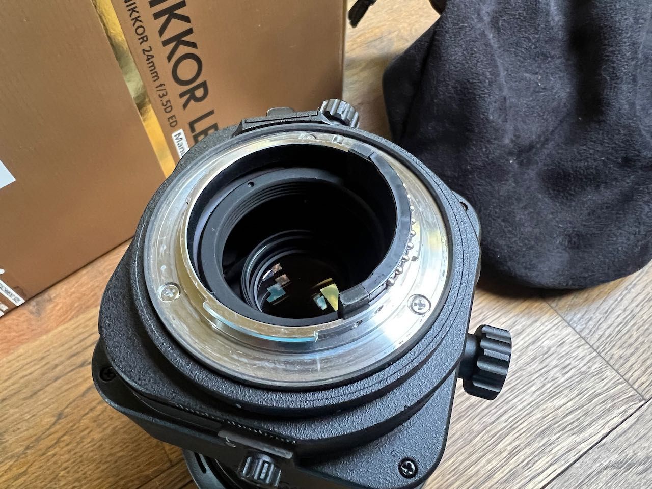 Obiectiv Nikon 24mm f3.5 PC-E ED (impecabil, ca nou)