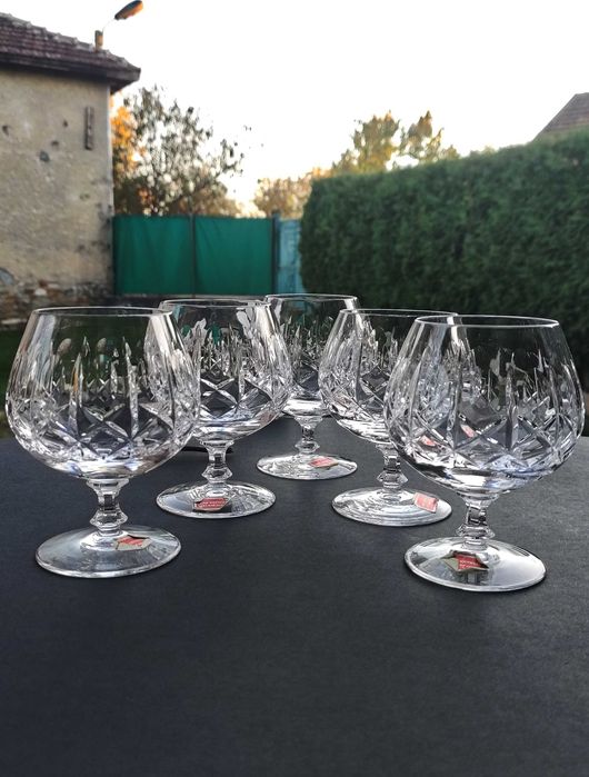 Комплект от 5 масивни кристални чаши за коняк