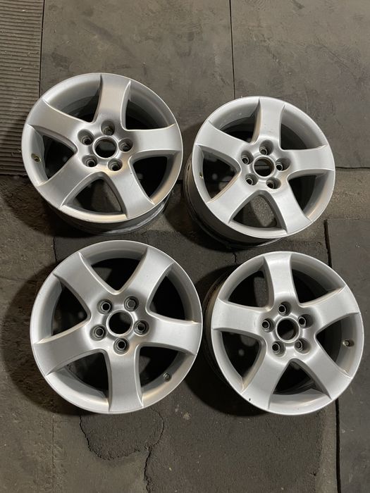 Продам тайота камри диски р16 30-35