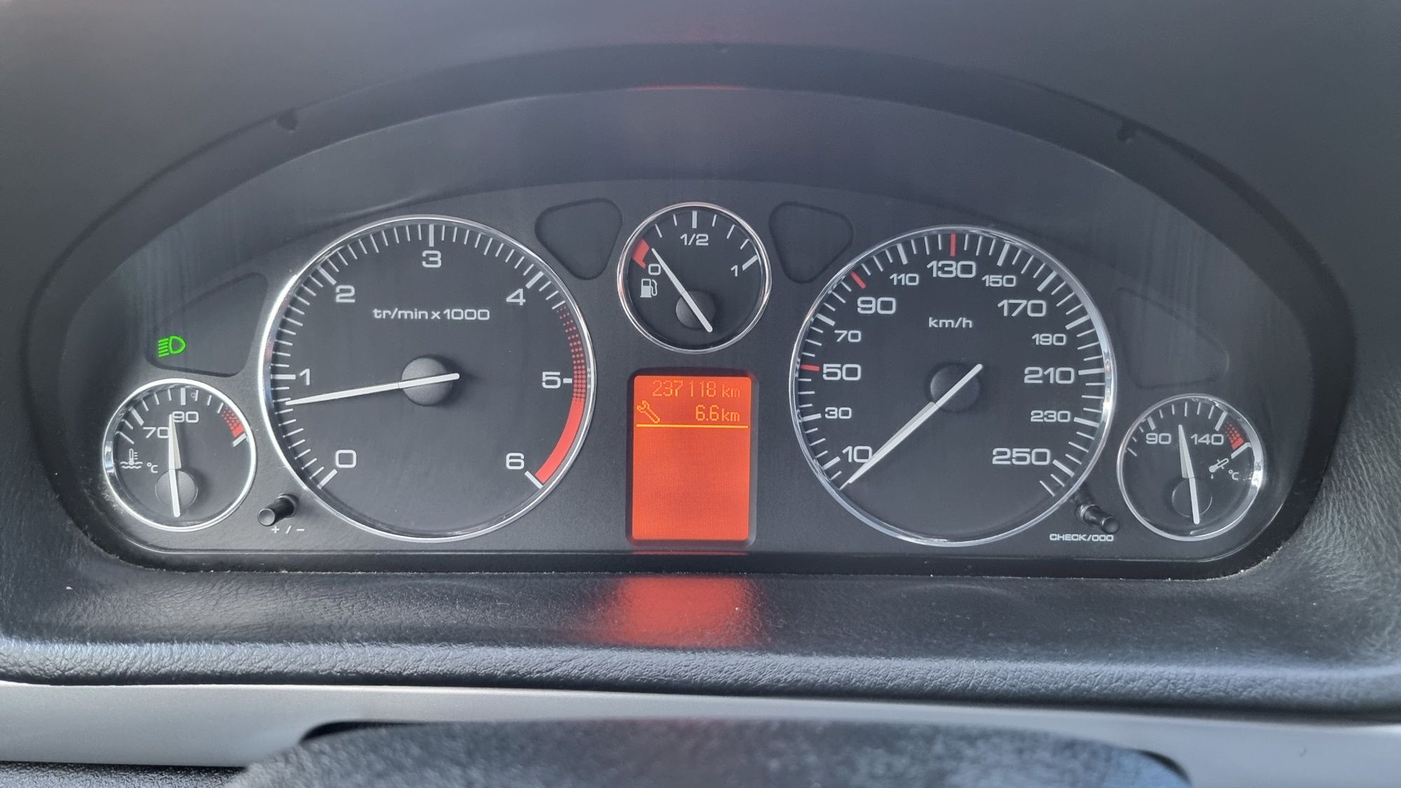 Vând Peugeot 407