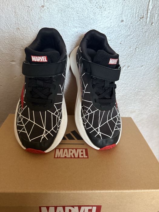Adidas Marvel Spiderman маратонки за момче 33