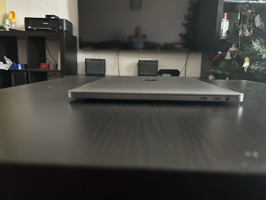 Macbook Pro A1989 i7 16 GB RAM 2 TB SSD baterie 302 cicluri