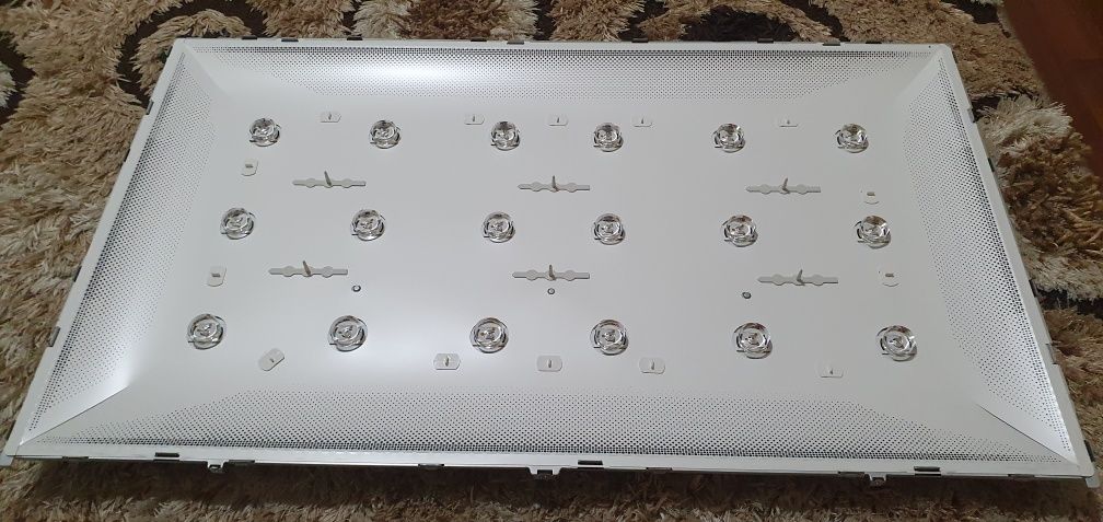 Reparatii PC , LAPTOP , TV ! Inlocuiesc barete LED Backlight Smart TV