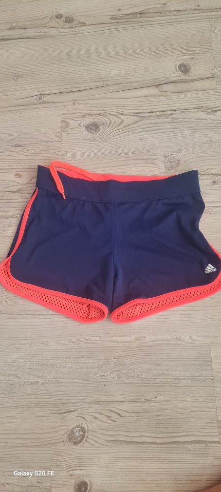 Шорти Adidas.  .