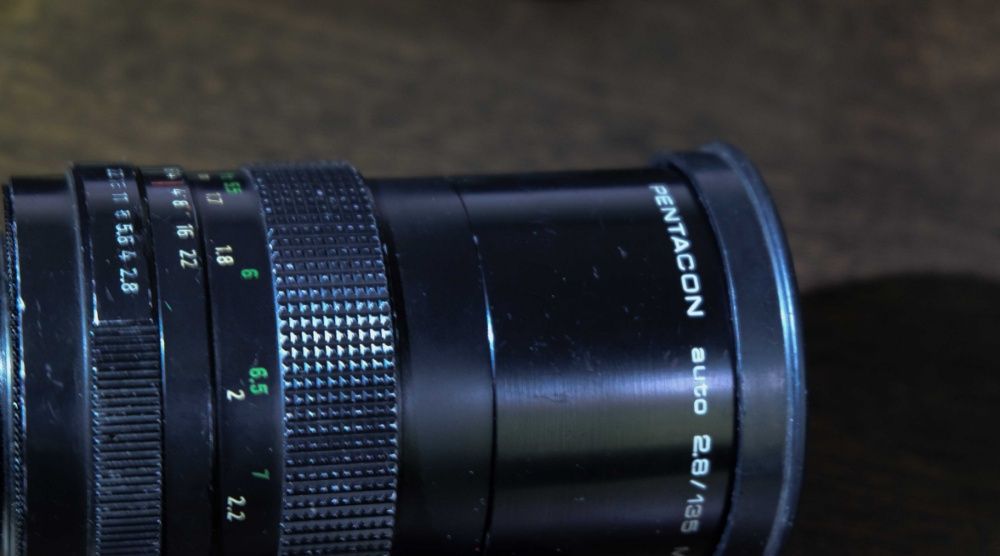 продам Объектив немецкий PENTACON AUTO 2/8 - 135 MM на Фотоаппарат