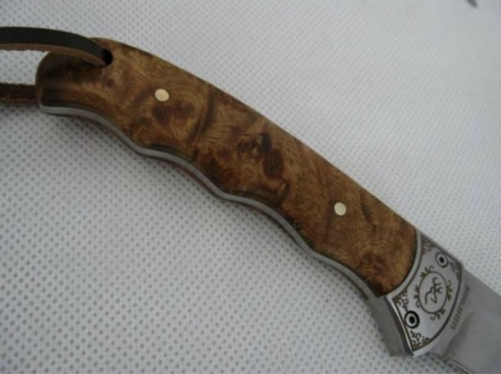 Ловен нож BROWNING с кожена кания дървена дръжка 22см
