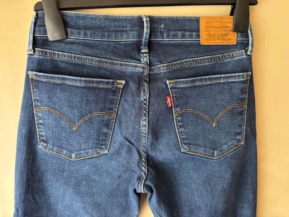 Blugi Levi’s model 710 Super Skinny