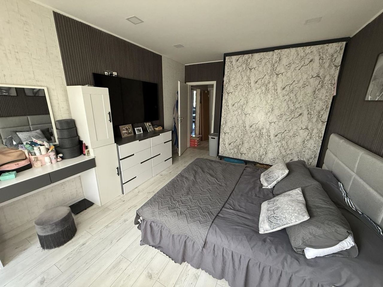 Продава се Тристаен апартамент в София, Младост 1 - 90 кв.м за 2545 €/кв.м - Снимка #9