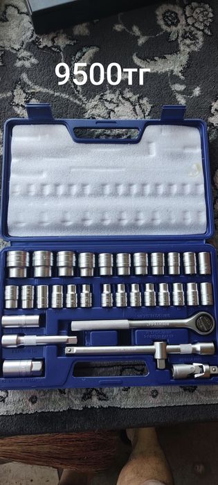 Продам Набор: Инструмента,Головок,Ключей