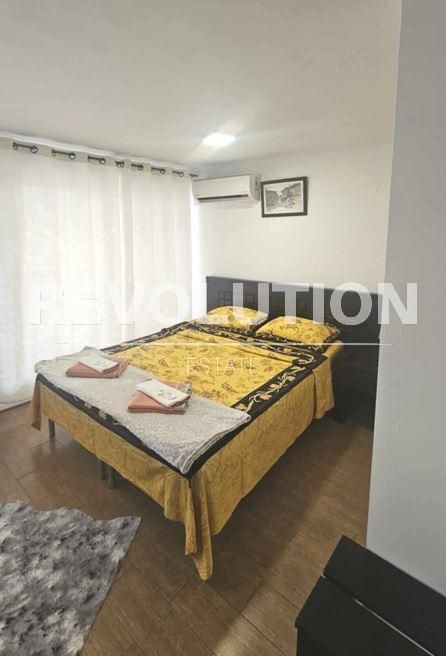 Дава се под наем Двустаен апартамент в Варна, Гръцка махала - 75 кв.м за 430 € - Снимка #3