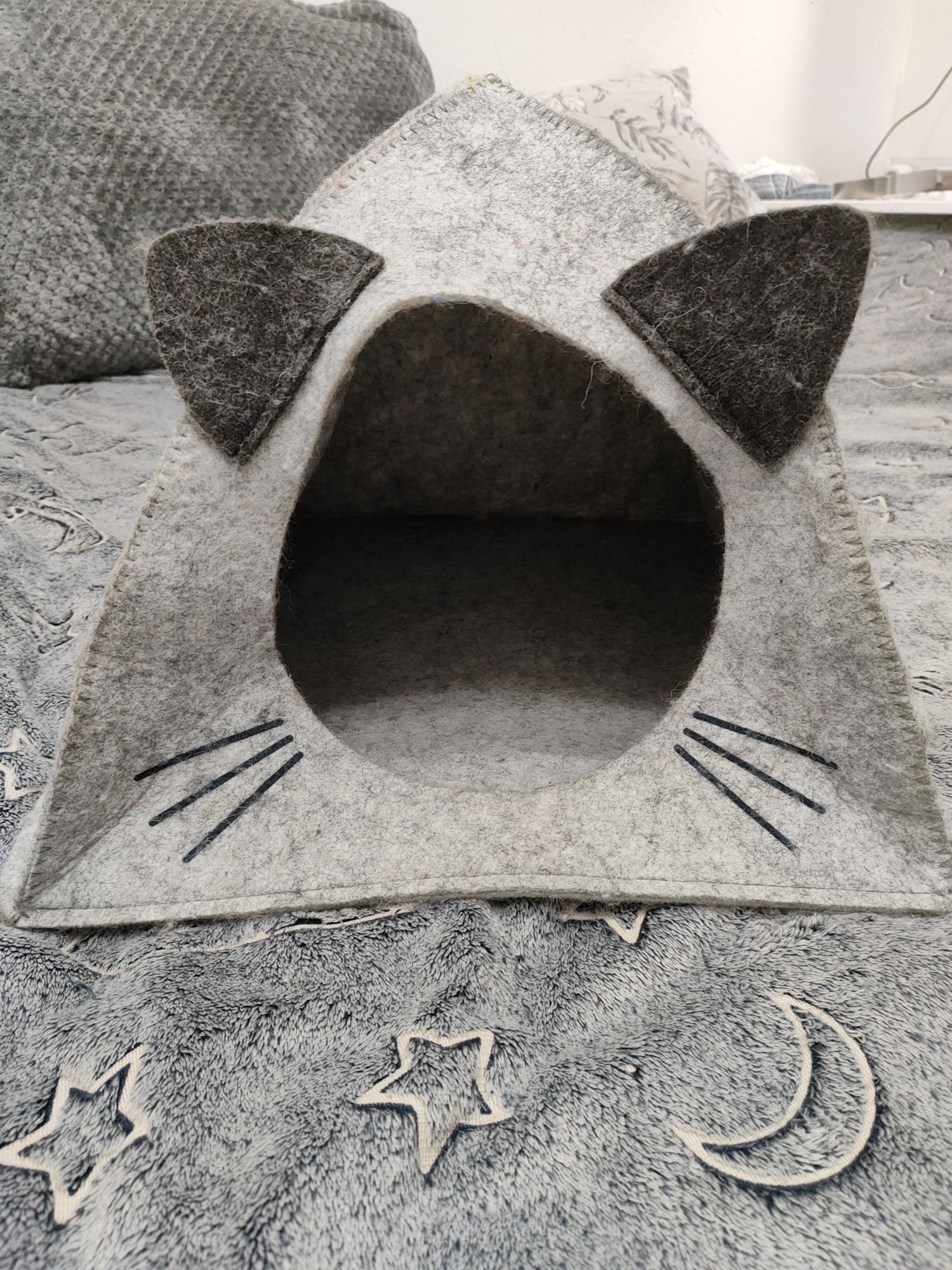 Домик для кошек и котят