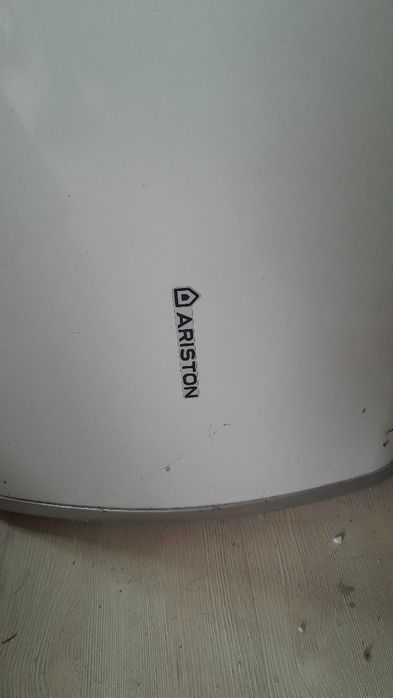 Продавам 80 лит.бойлер ARISTON