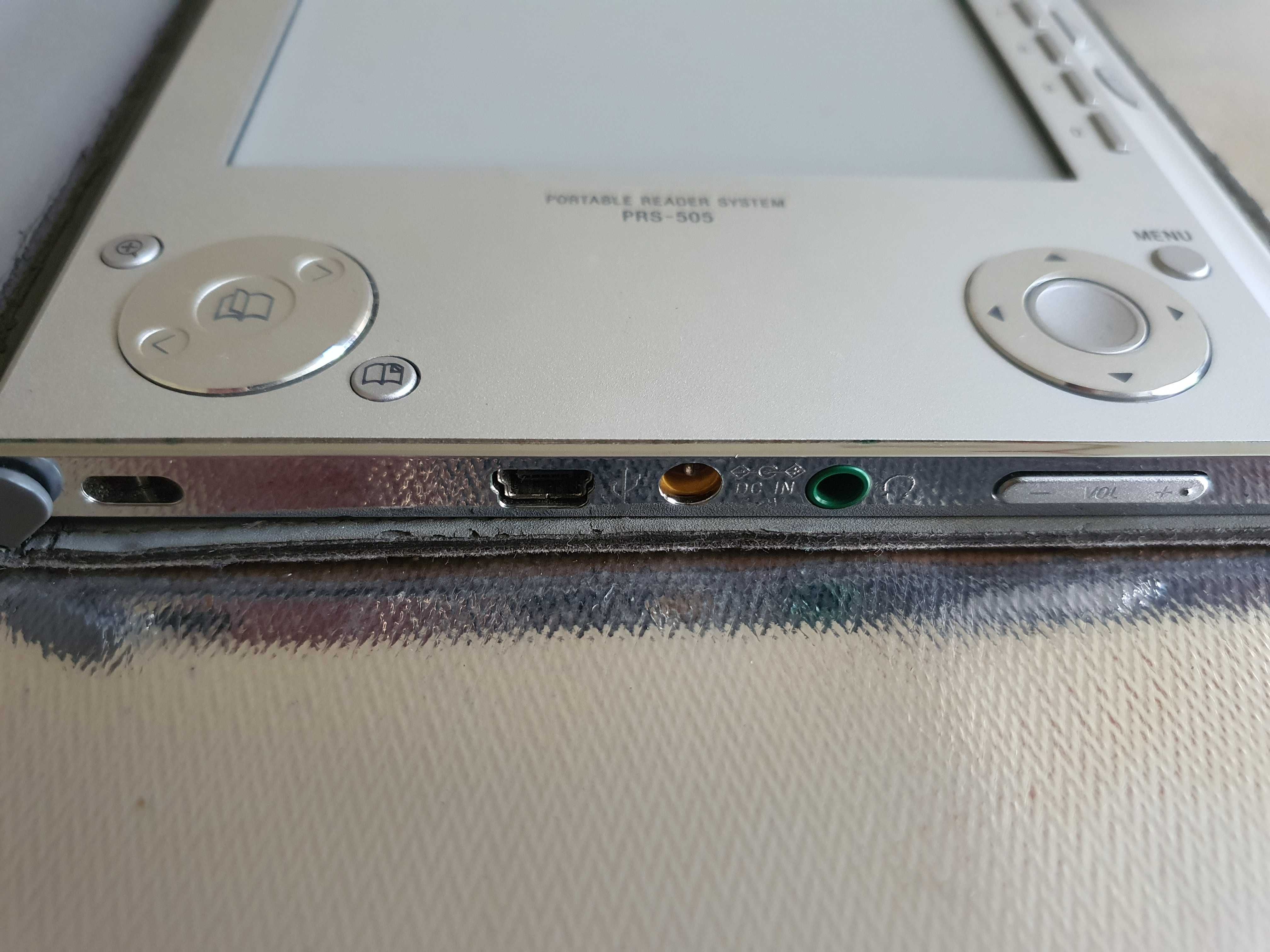 Електронен четец Sony PRS-505 (батерията не работи, няма зарядно)