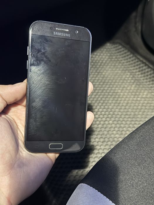 Продам Samsung A5 2017года 32GB