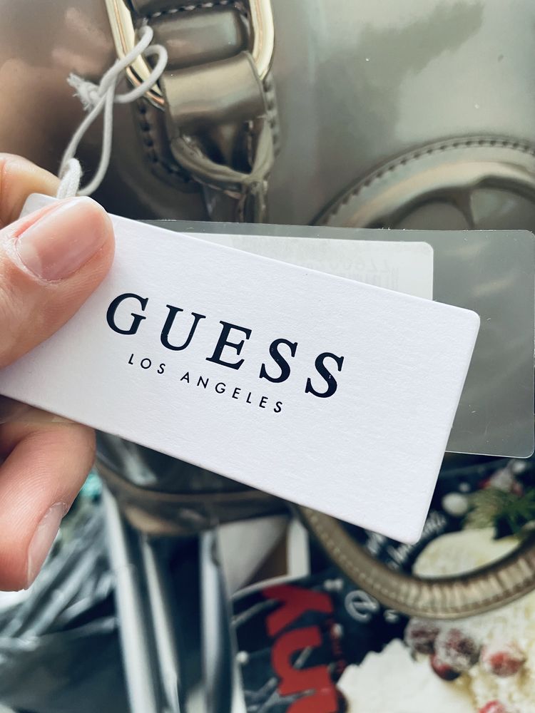 Geanta Guess