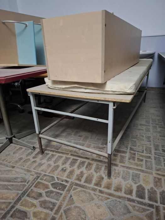 Металлическая кровать для массажа