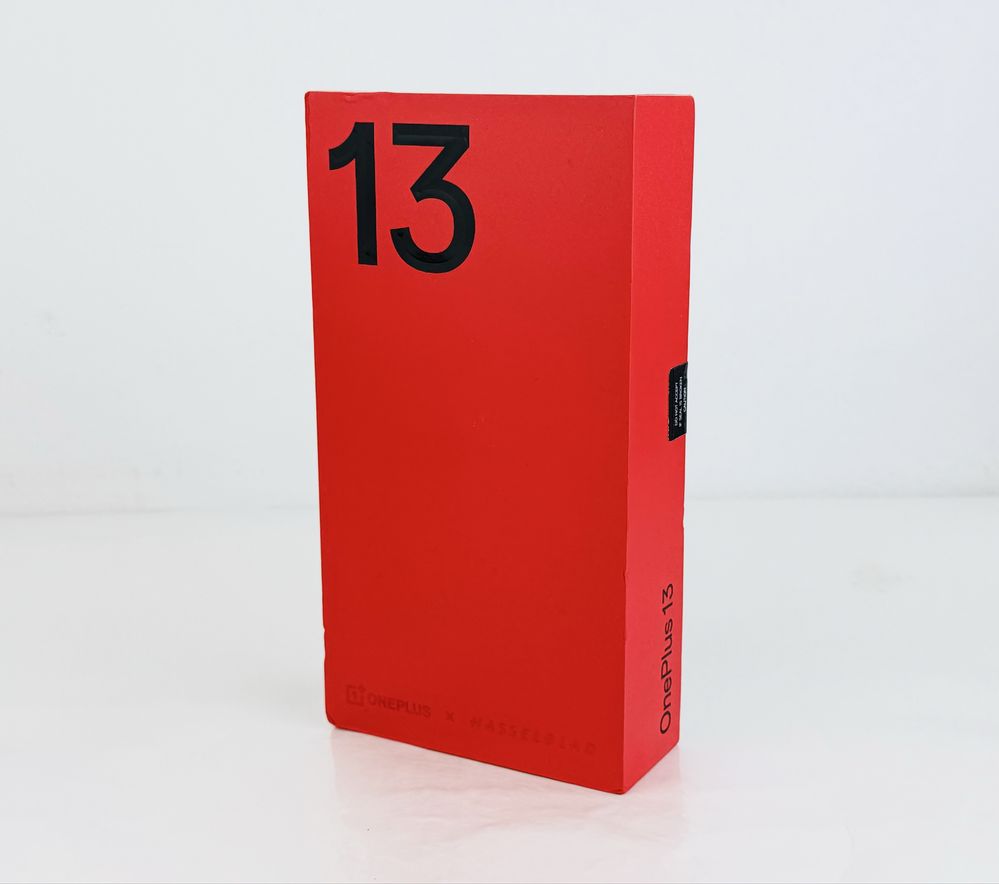 НОВ! OnePlus 13 5G 16RAM 512GB Black Eclipse Гаранция