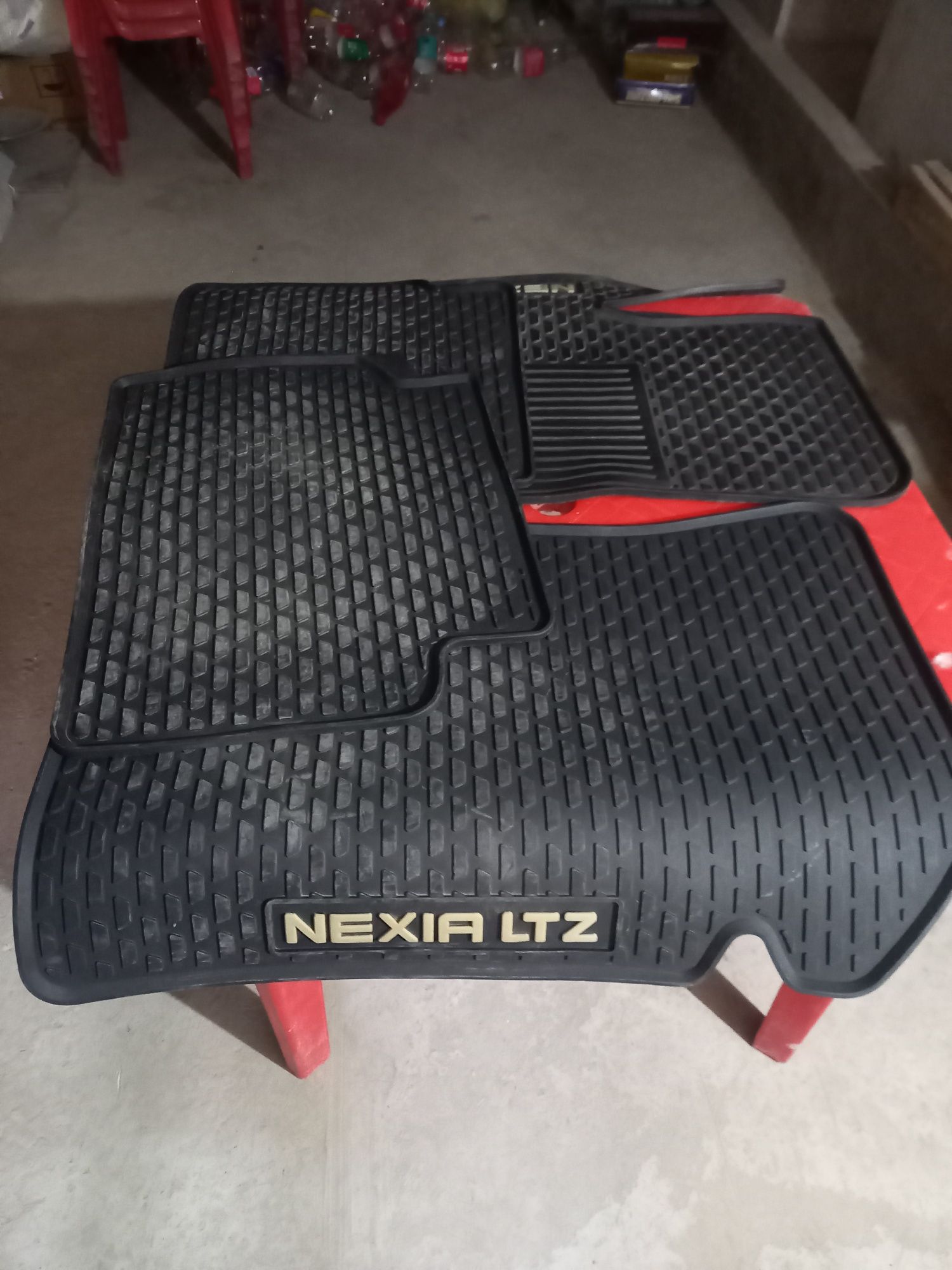 Nexia 3 polik sotiladi.