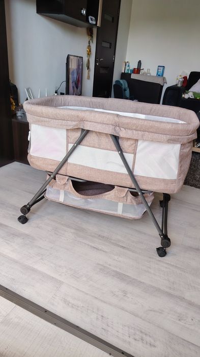 Vând pătuț folosit o singura dată