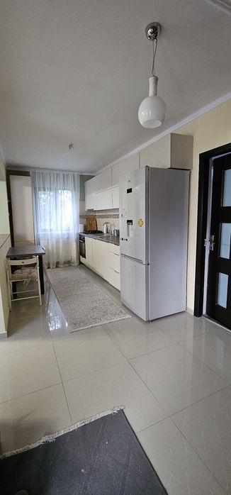 Casă 3 camere, curte 300 mp, foișor