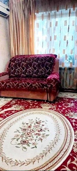 Саламатина 1в2/1/4 кирпич, 33м², балк 2*3. Ор-р: Кафе Бобо, Налоговая