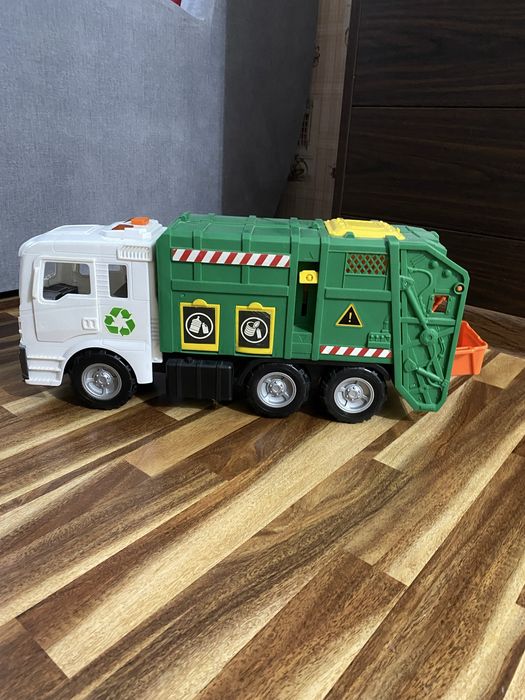 Мусоровоз от urban toys
