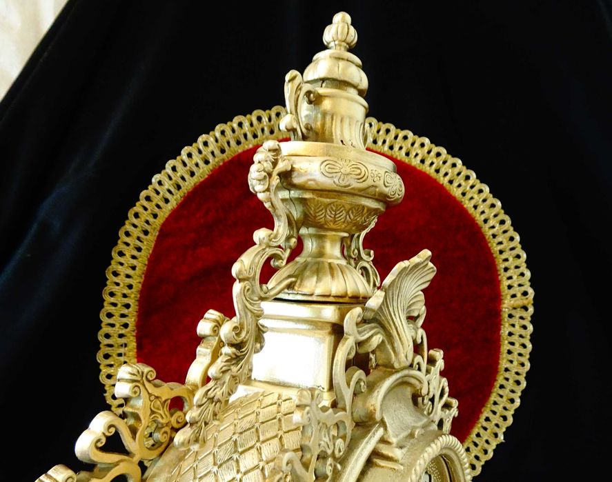 Бронзов каминен часовник 2.7 кг.,ангели,барок.