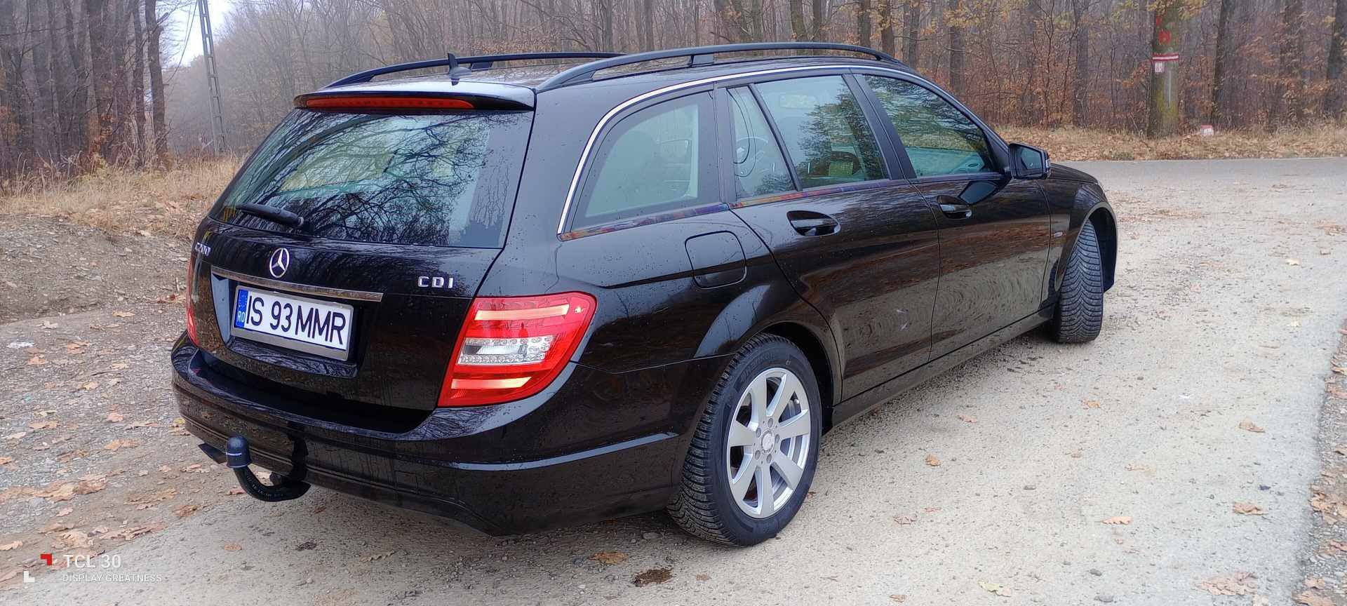 Vând Mercedes-Benz C200