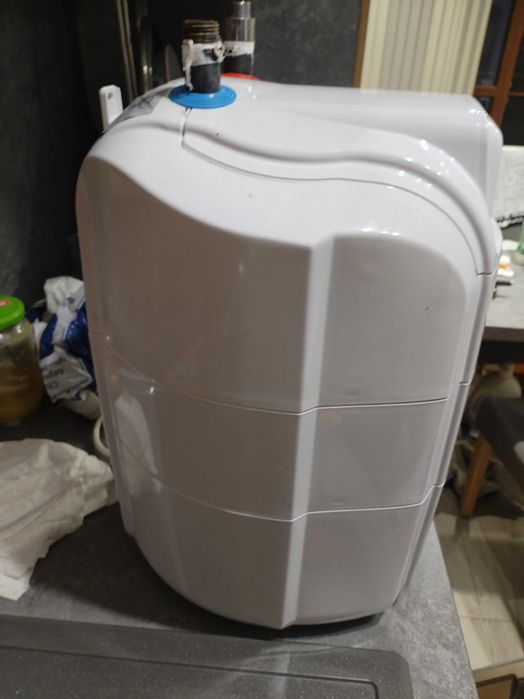 Бойлер за под мивка в перфектно състояние почти неизползван