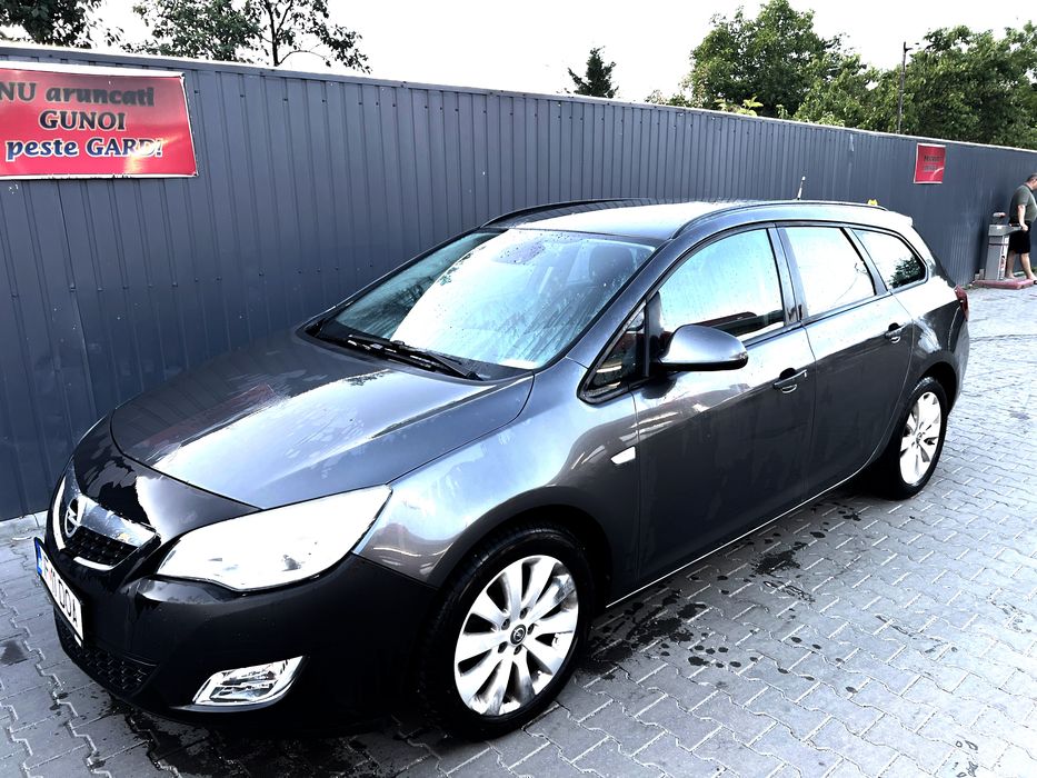 Opel astra J sports tourer 2011 1.7 cdti NEGOCIABIL