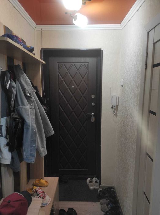 3 комн по Республики на 2 мкрн дом блочный / Помощь в ипотеке , торг