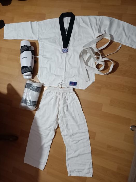 Тхэквондо форма желтый пояс в подарок!!!