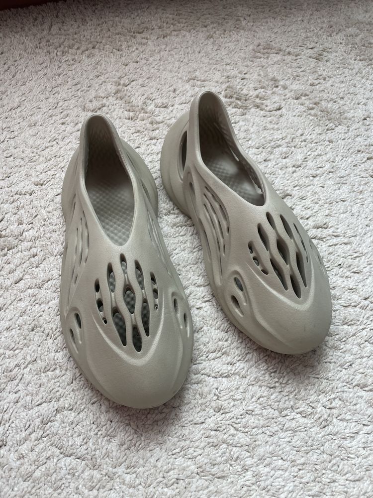 Yeezy foam runner stone salt