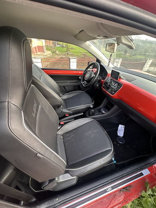 Volkswagen UP - цяла или на части