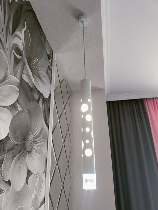 Продам светильник и три софита