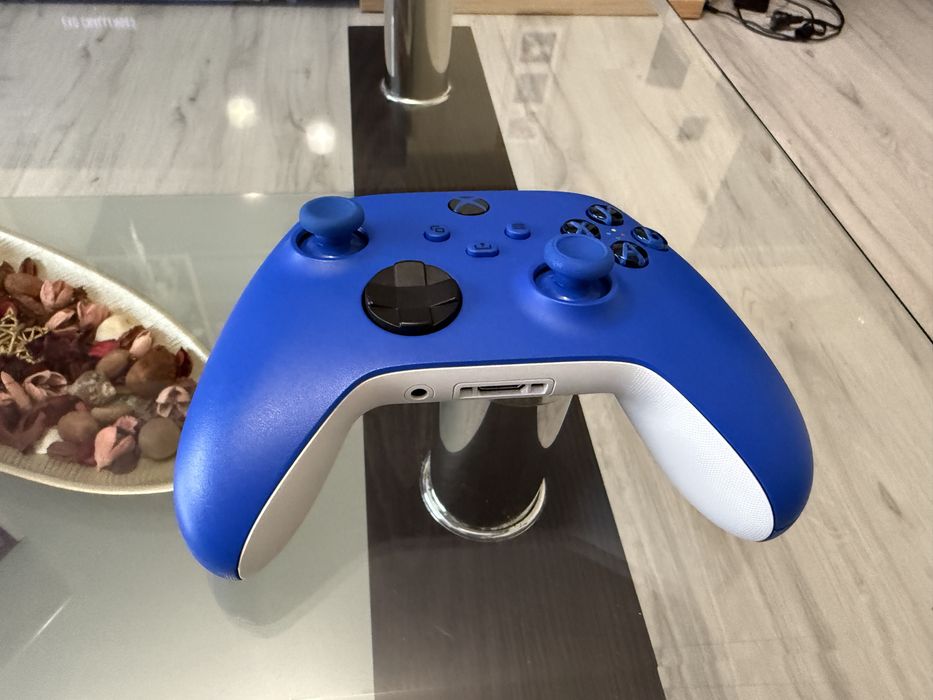 Controller/ maneta Xbox series x/s  functioneaza si pe xbox one /one s