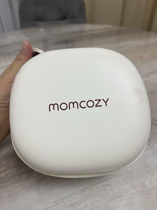 Молокоотсос бренда Momcozy