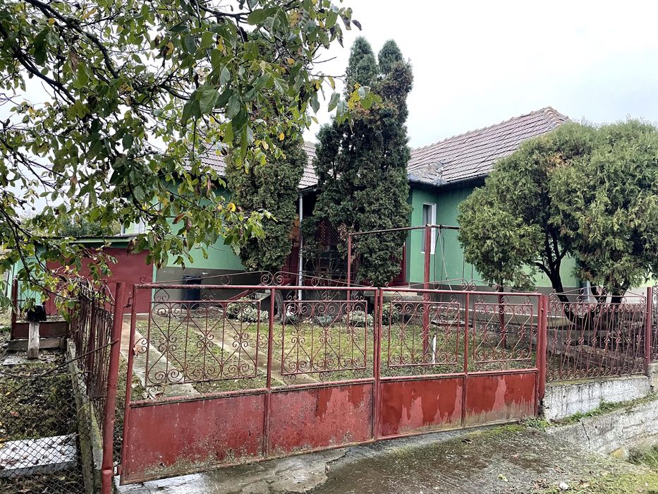 Casă 3 cam, centrală, garaj si pivniță – Balda, Mureș - Teren: 674 mp