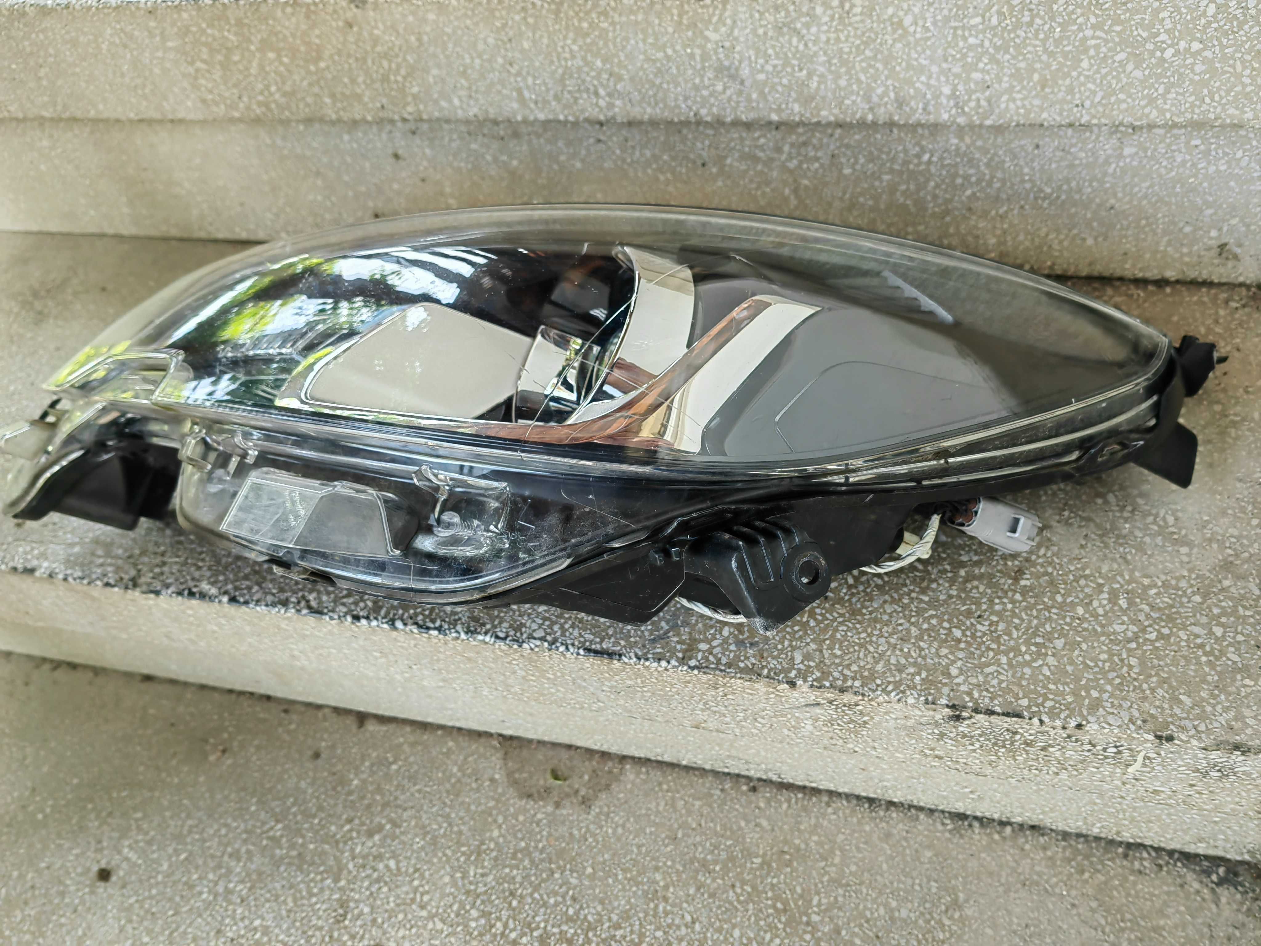 Фар Peugeot 108 ляв LED/Фар пежо 108 LED/Фар Pejo 108
