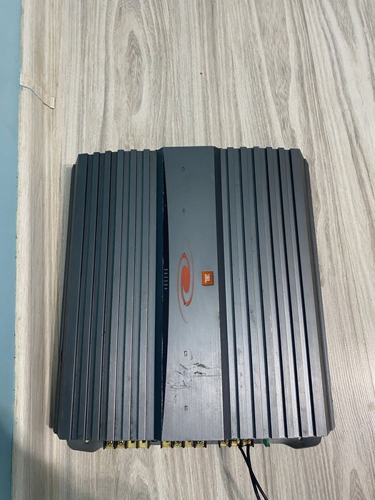 Усилвател JBL da3504