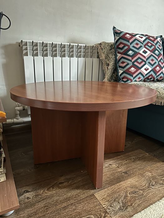 Продам журнальный столик