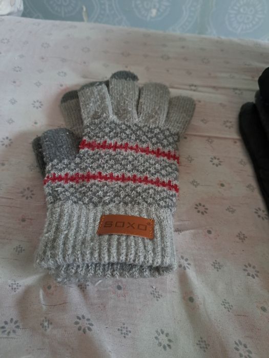 Vând mănuși dama,și mănuși bărbați stare buna