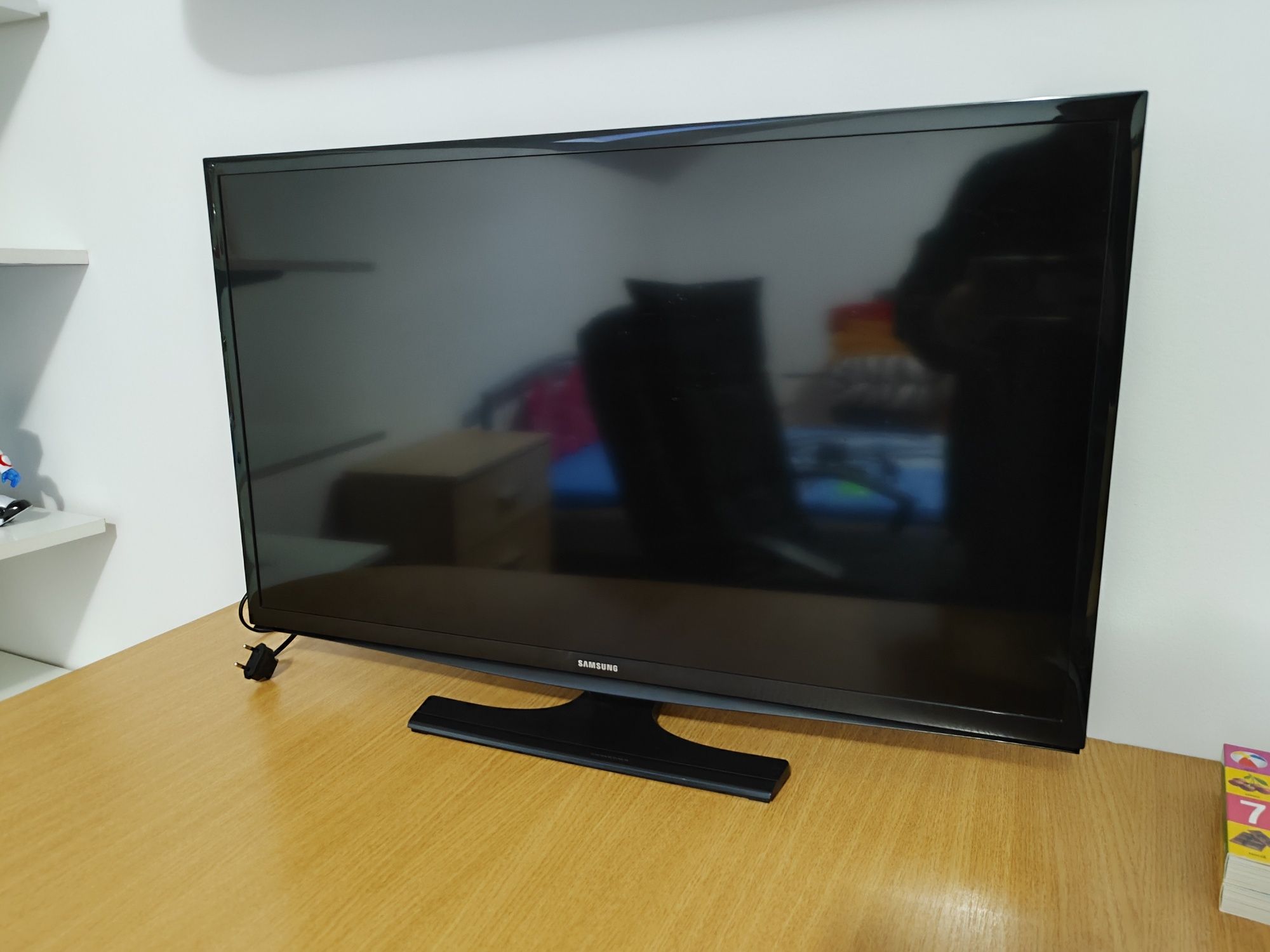 Televizor LED Samsung 81 cm, HD, NON -SMART