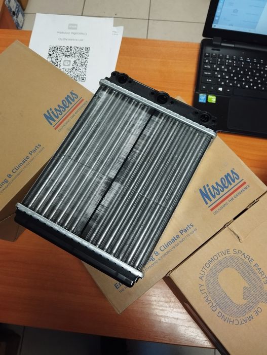 Радиатор печки на Мерседес w124  фирма Nissens