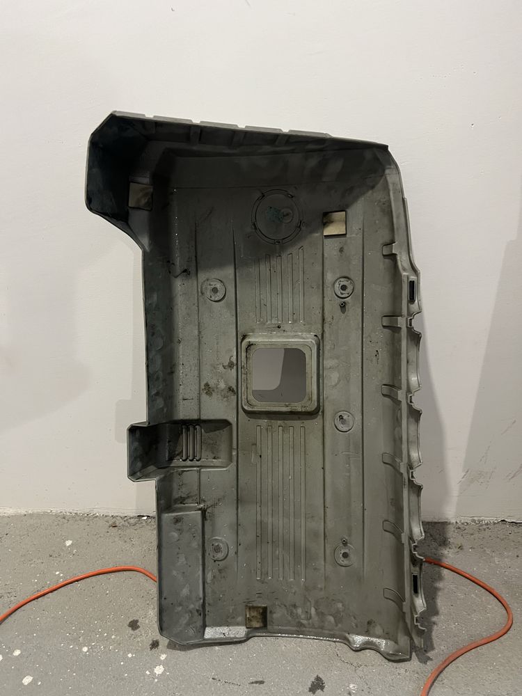Капак за двигател на BMW N52