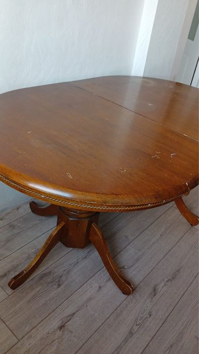 Продаю стол. Состояние хорошее